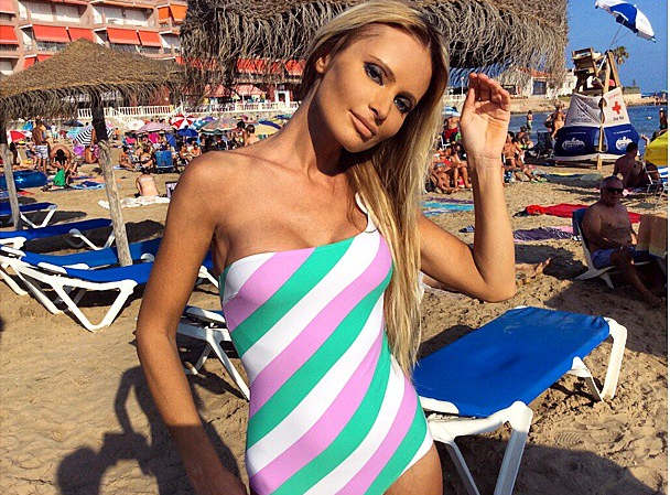 Дана Борисова на пляже