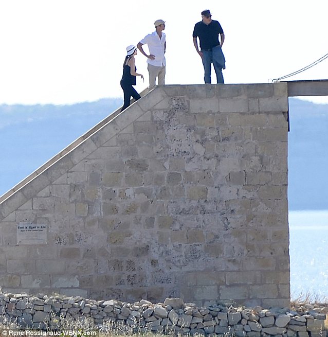 Анджелина Джоли и Бред Питт осматривают Мальту 