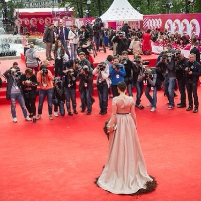 платье Марии Кожевниковой на московском фестивале