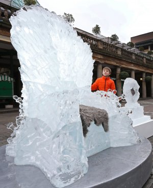 Железный трон изо льда